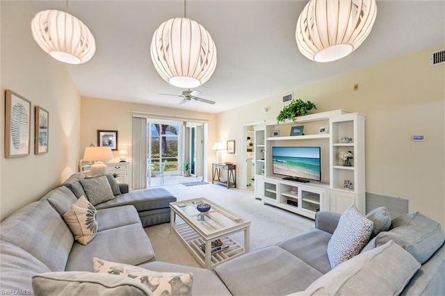 853 Tanbark DR 105, Naples, FL 34108