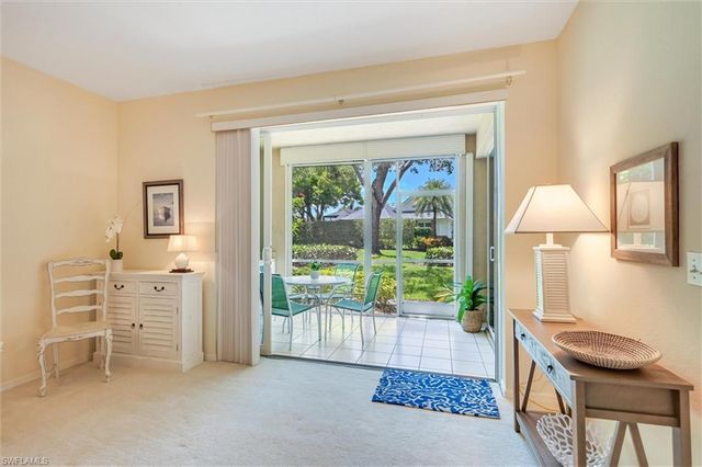 853 Tanbark DR 105, Naples, FL 34108