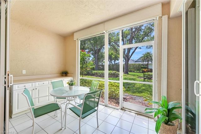853 Tanbark DR 105, Naples, FL 34108