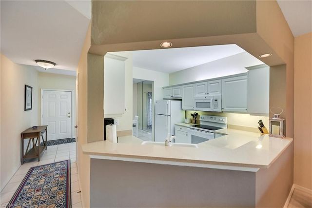 853 Tanbark DR 105, Naples, FL 34108