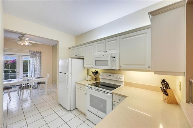 853 Tanbark DR 105, Naples, FL 34108