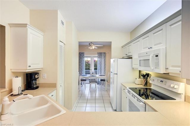 853 Tanbark DR 105, Naples, FL 34108