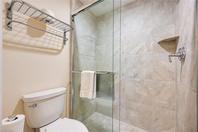 853 Tanbark DR 105, Naples, FL 34108