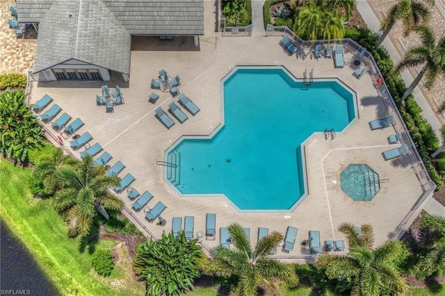853 Tanbark DR 105, Naples, FL 34108