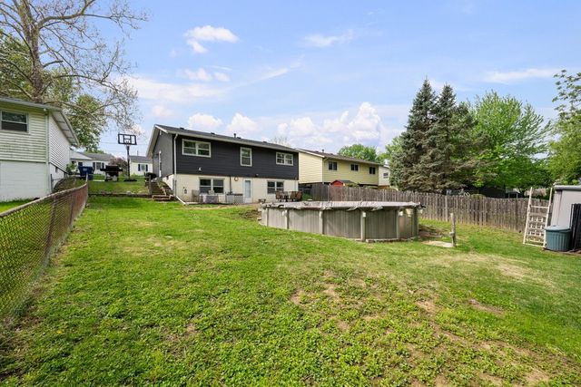 2122 Cody Street, Bettendorf, IA 52722