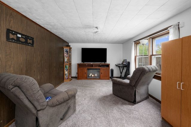2122 Cody Street, Bettendorf, IA 52722
