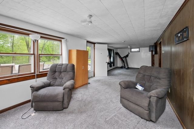 2122 Cody Street, Bettendorf, IA 52722