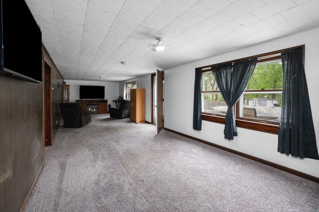 2122 Cody Street, Bettendorf, IA 52722
