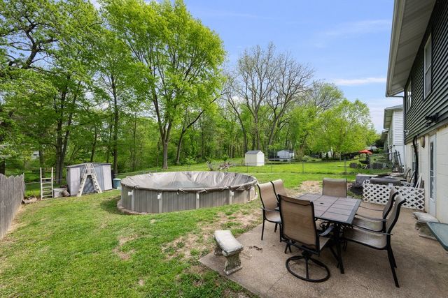 2122 Cody Street, Bettendorf, IA 52722