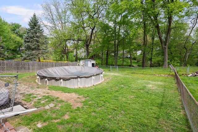 2122 Cody Street, Bettendorf, IA 52722