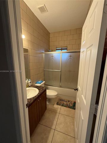 4481 NW 163rd Street, Miami Gardens, FL 33054