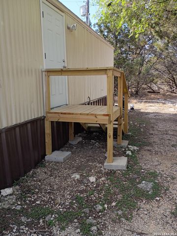 865 Qappuella, Canyon Lake, TX 78133