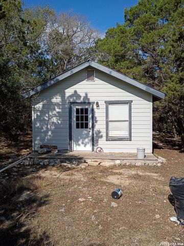 865 Qappuella, Canyon Lake, TX 78133