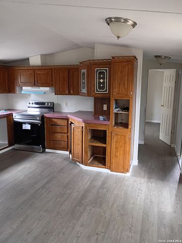 865 Qappuella, Canyon Lake, TX 78133