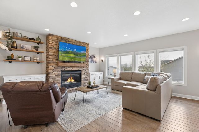 5154 Prairie Point, Mayer, MN 55360