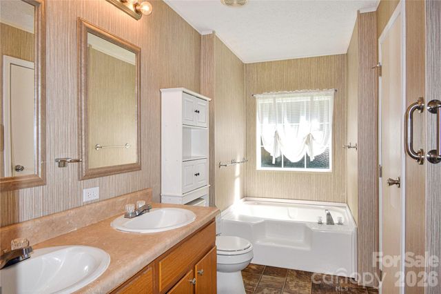 432 Forest Place NW, Lenoir, NC 28645