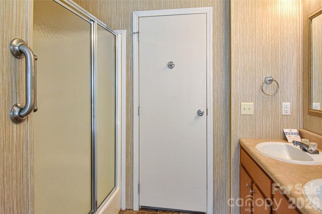 432 Forest Place NW, Lenoir, NC 28645