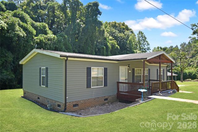 432 Forest Place NW, Lenoir, NC 28645