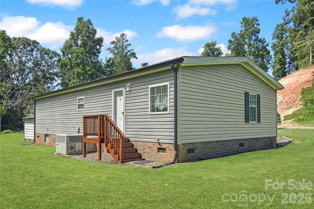 432 Forest Place NW, Lenoir, NC 28645