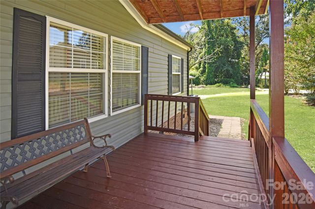 432 Forest Place NW, Lenoir, NC 28645