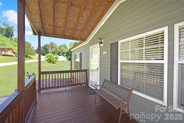 432 Forest Place NW, Lenoir, NC 28645