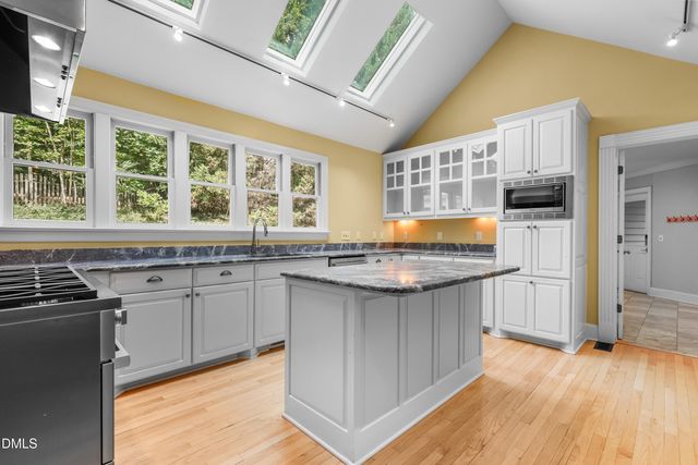 105 Redbud Lane, Chapel Hill, NC 27514