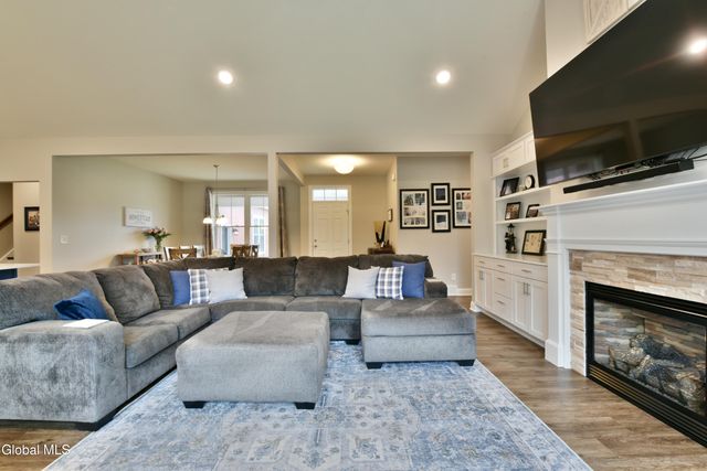 9 Catalina Drive, Milton, NY 12020