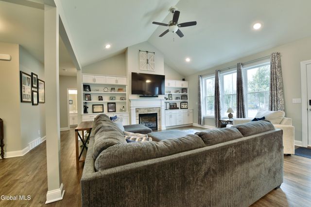 9 Catalina Drive, Milton, NY 12020