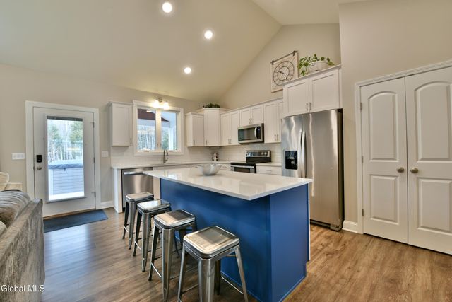 9 Catalina Drive, Milton, NY 12020