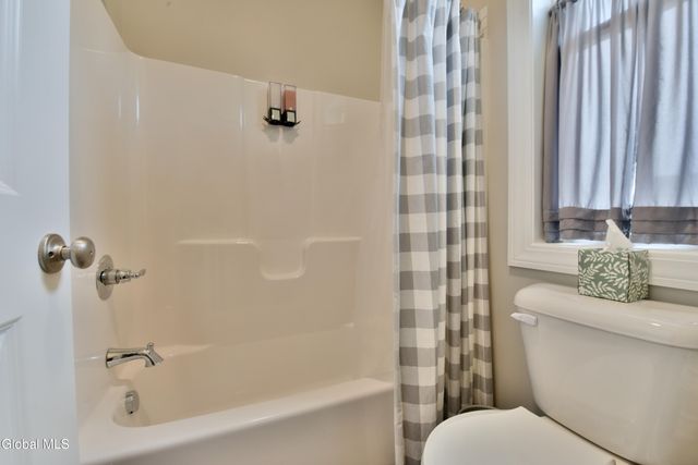 9 Catalina Drive, Milton, NY 12020