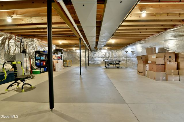 9 Catalina Drive, Milton, NY 12020