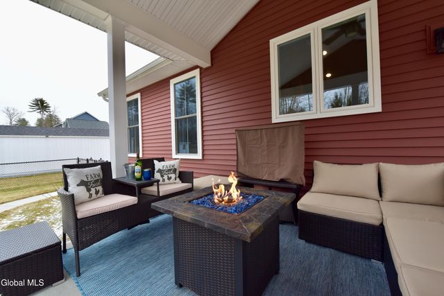 9 Catalina Drive, Milton, NY 12020