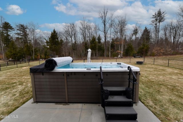 9 Catalina Drive, Milton, NY 12020