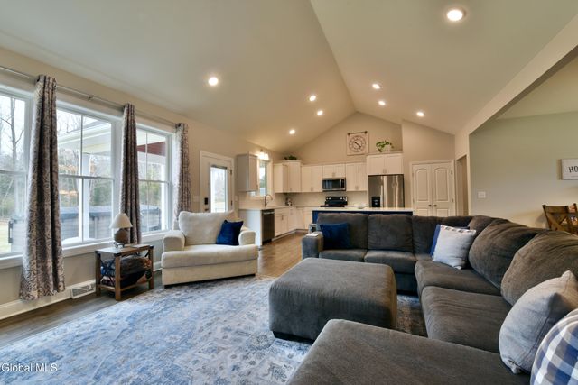 9 Catalina Drive, Milton, NY 12020