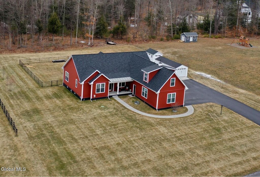 9 Catalina Drive, Milton, NY 12020