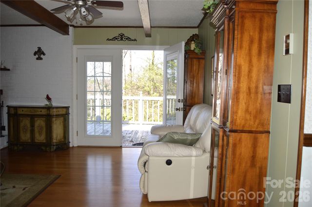 1015 Woodbine Place NE, Lenoir, NC 28645