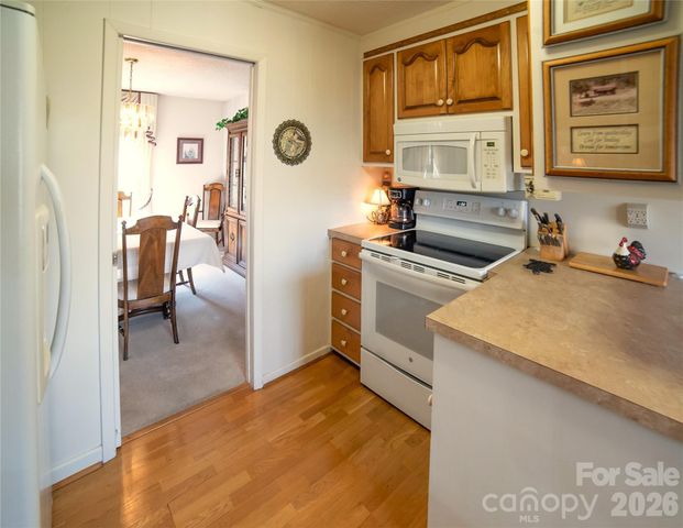 1015 Woodbine Place NE, Lenoir, NC 28645