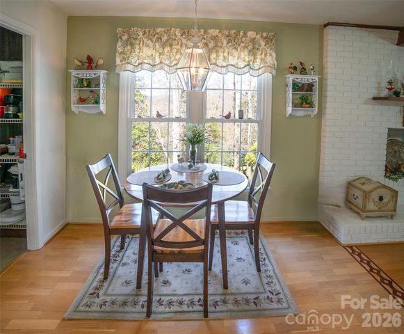 1015 Woodbine Place NE, Lenoir, NC 28645