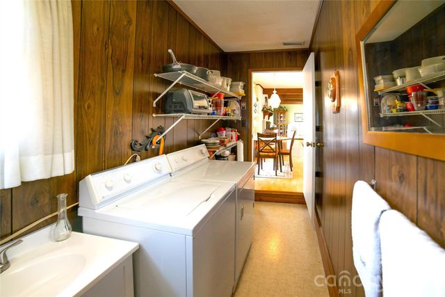 1015 Woodbine Place NE, Lenoir, NC 28645