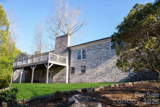 1015 Woodbine Place NE, Lenoir, NC 28645