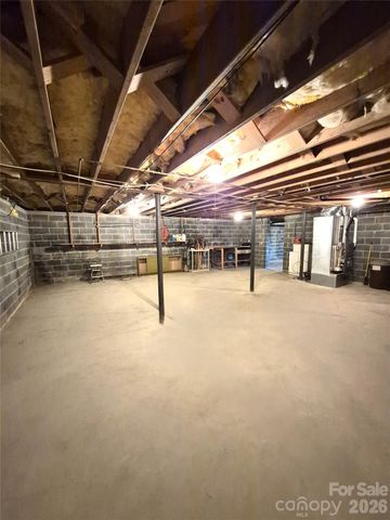 1015 Woodbine Place NE, Lenoir, NC 28645