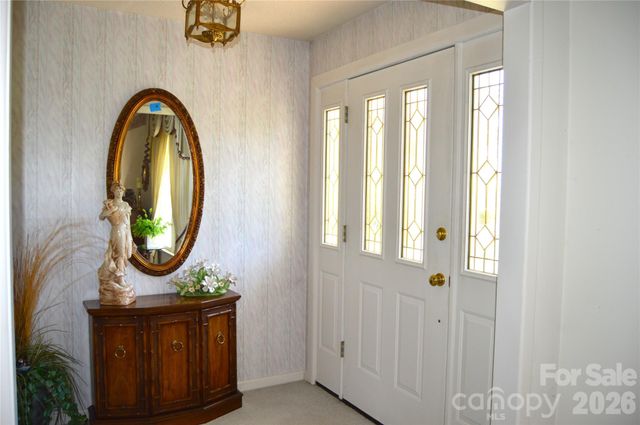 1015 Woodbine Place NE, Lenoir, NC 28645