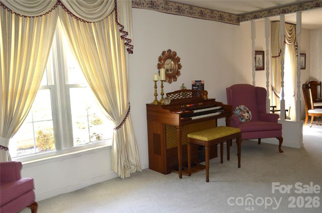 1015 Woodbine Place NE, Lenoir, NC 28645