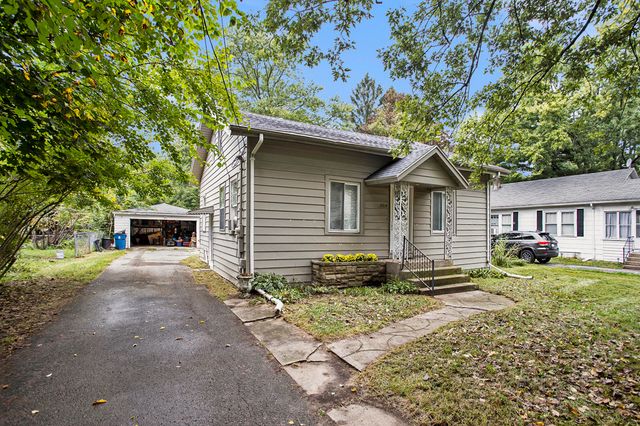2215 Brook Drive, Kalamazoo Twp, MI 49048