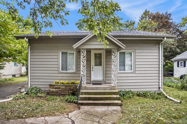 2215 Brook Drive, Kalamazoo Twp, MI 49048