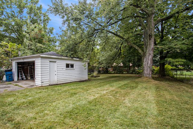 2215 Brook Drive, Kalamazoo Twp, MI 49048