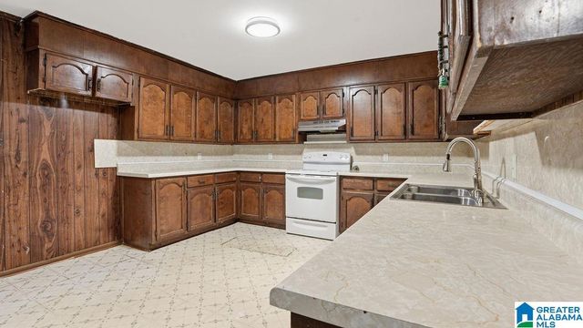 2205 24TH STREET, Birmingham, AL 35208