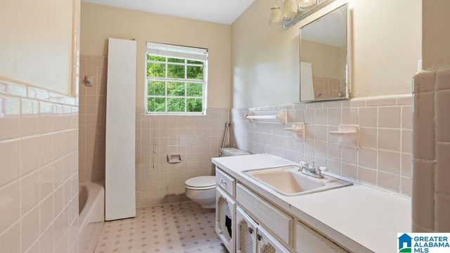 2205 24TH STREET, Birmingham, AL 35208