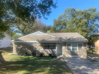 5621 Bluffman Drive, Dallas, TX 75241