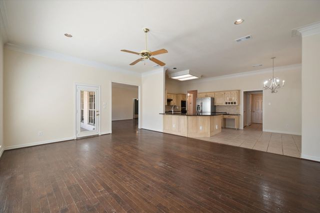 812 Turnberry Drive, Mansfield, TX 76063
